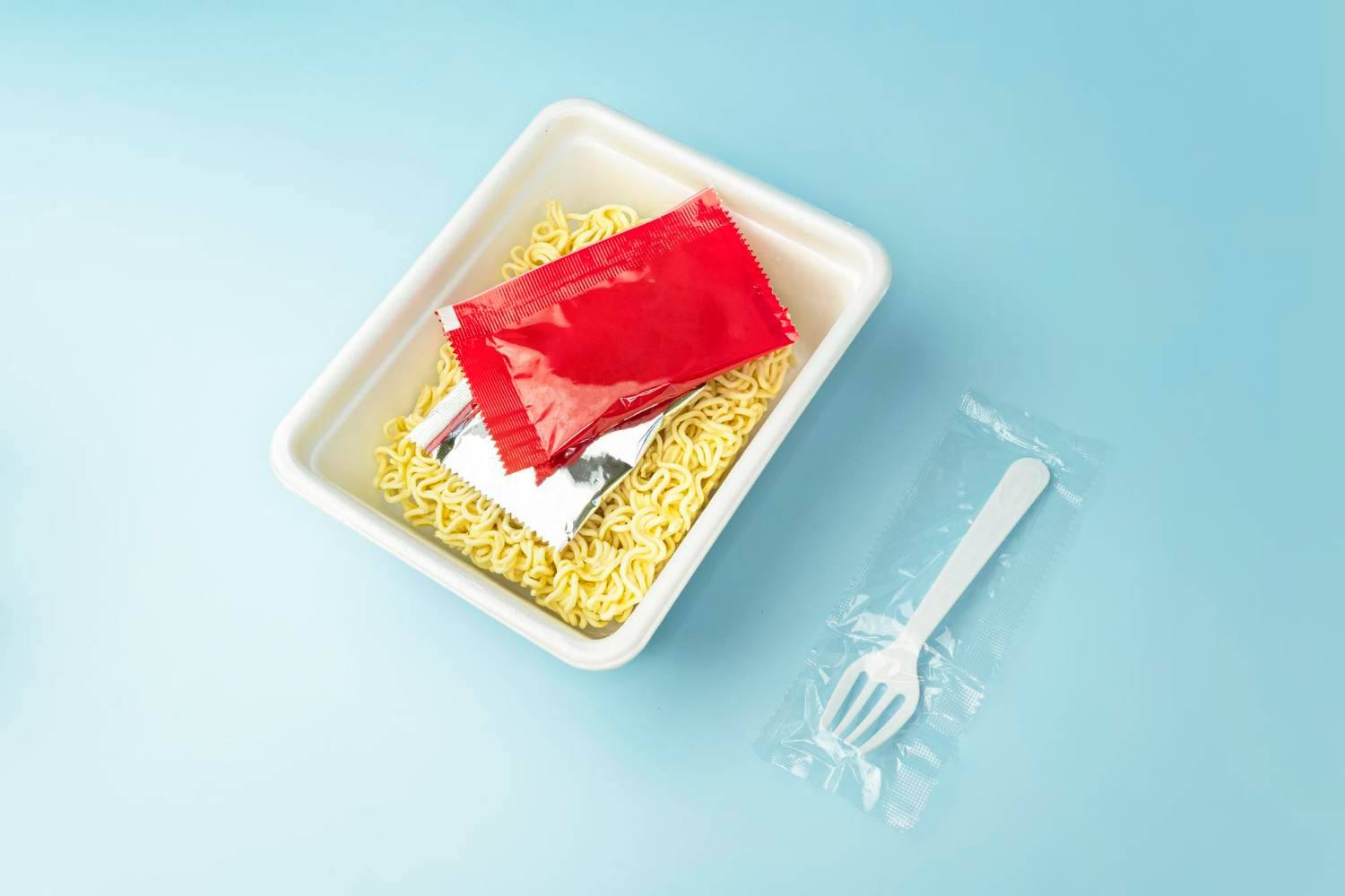 instant noodles in plastic packaging