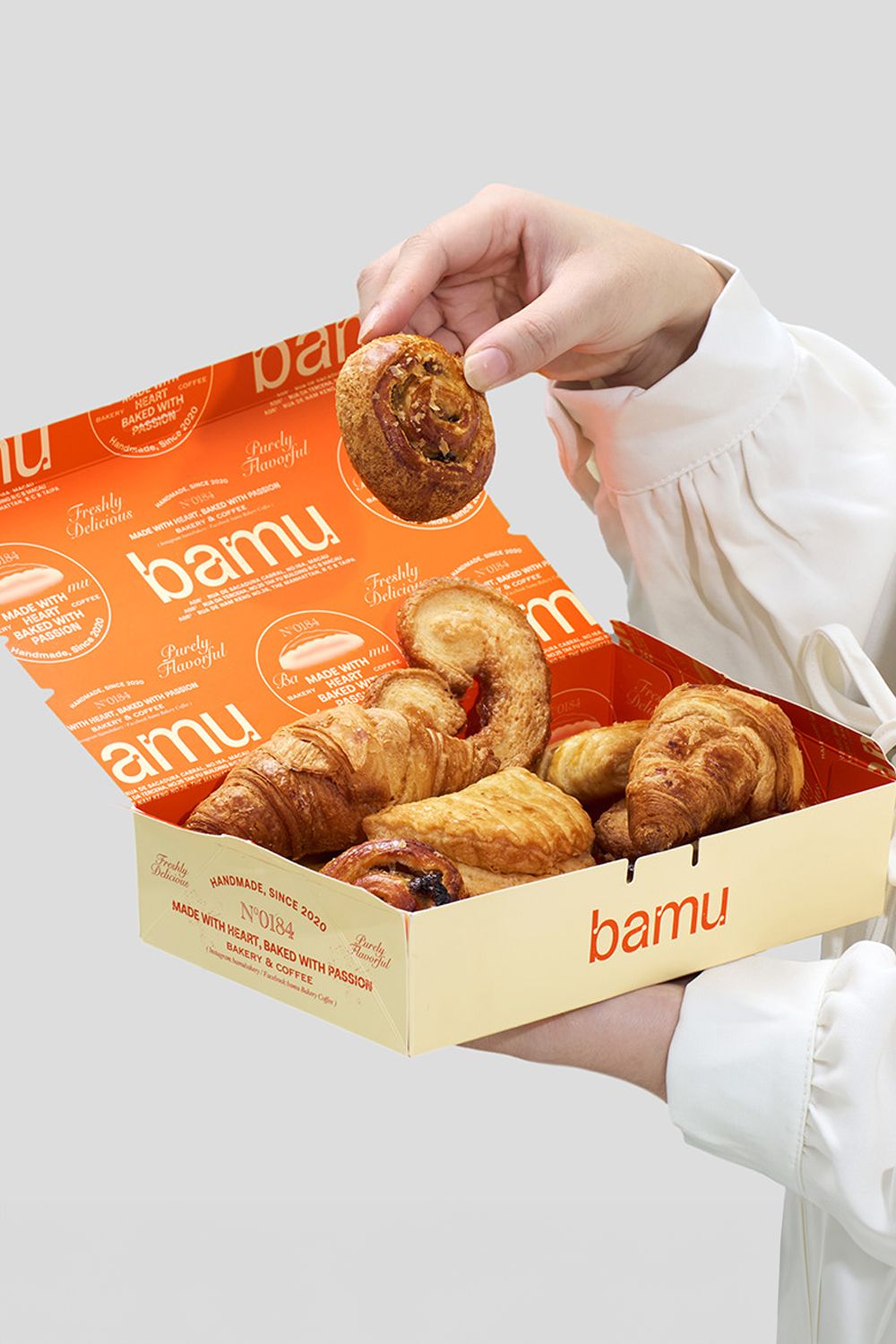 cinamon-roll-packaging-design